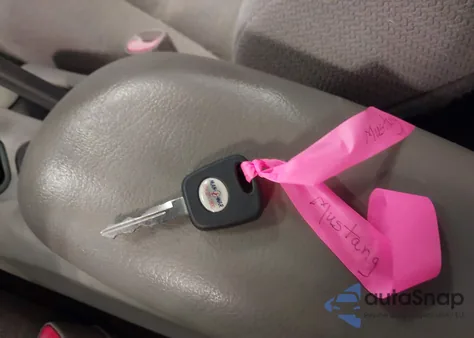 2000 Ford Mustang из США, поврежденный, VIN 1FAFP4041YF124745